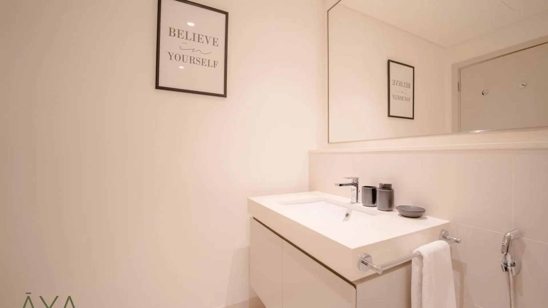 Luxurious 2-Br At Sunrise Bay, Emaar Beachfront Dubaj Apartman
