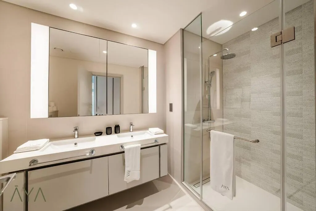 Apartment Luxurious 2-Br At Sunrise Bay, Emaar Beachfront Dubai