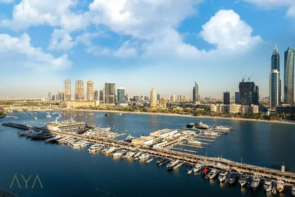 Apartment Luxurious 2-Br At Sunrise Bay, Emaar Beachfront Dubai